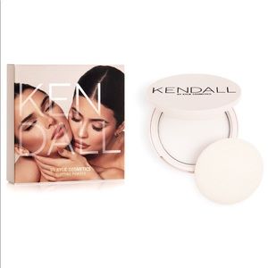 Kendall x Kylie Translucent Blotting Powder